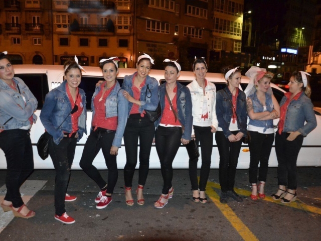 chicas limusina paseo limusina